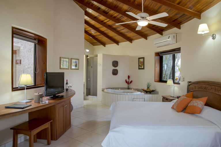 Bedroom 3, Tango Mar Beachfront Boutique Hotel & Villas, Puntarenas