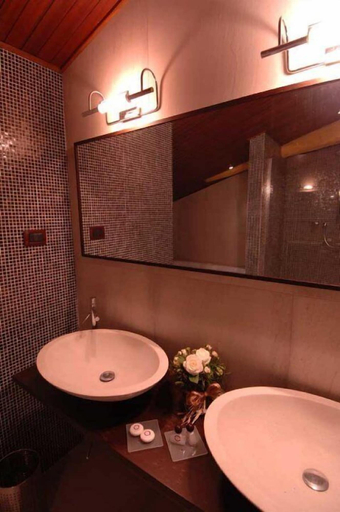 Bathroom 4, Relais del Castello di Oviglio, Alessandria