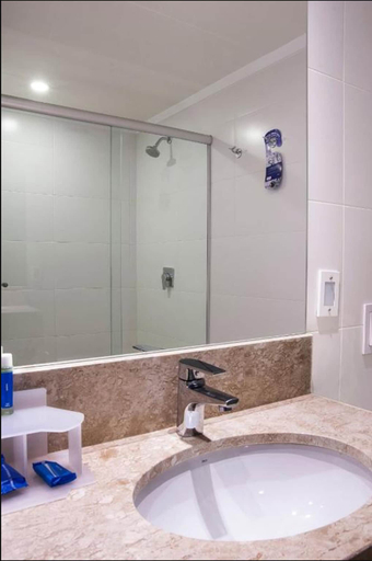 Bathroom 5, Holiday Inn Express FARROUPILHA by IHG, Farroupilha
