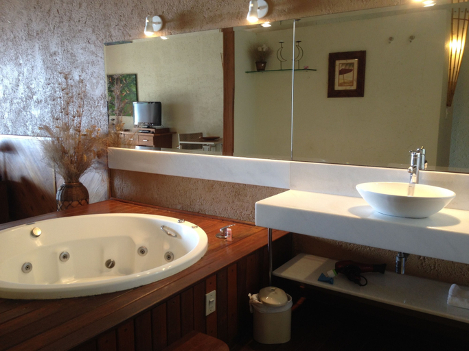 Bathroom 5, Solar Singuitta, Ilhabela