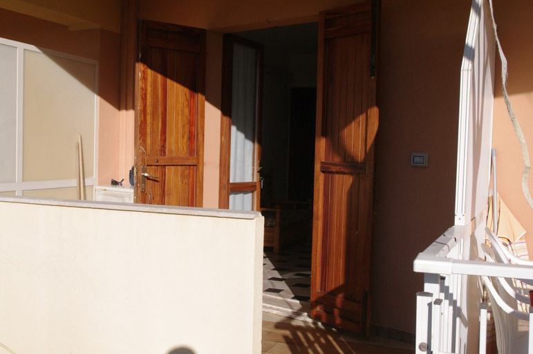 Others 5, Casa Serrano, Sassari