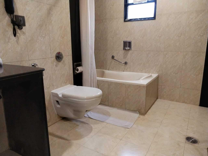 Bathroom 5, Hotel Baidyanath, Deoghar
