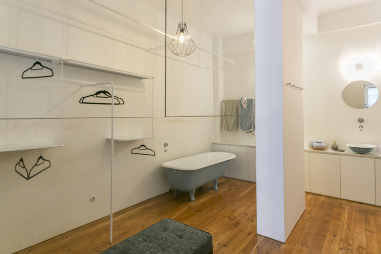 Bathroom 3, Koru Central Downtown Design Apartment, Porto