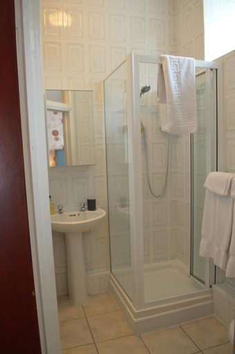 Bathroom 4, The Westbank, Torbay
