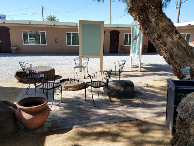 Exterior & Views 2, Shoshone Inn, Inyo