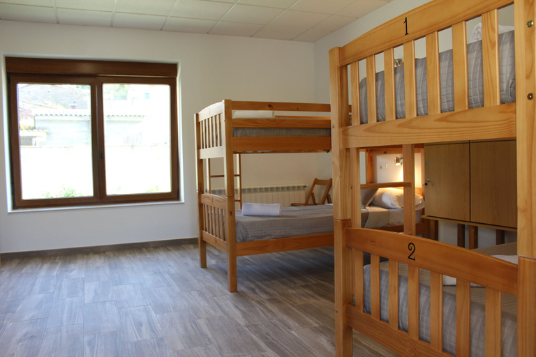 Bedroom 4, Pensión Albergue O Pedregal, Lugo