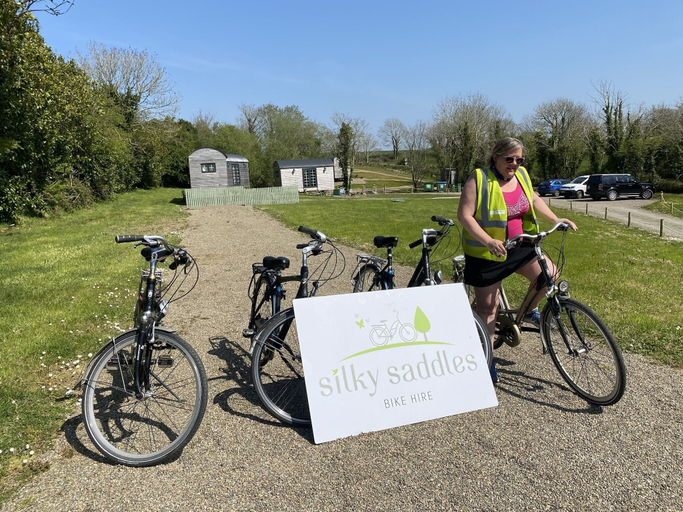 Others 5, Beds of Silk Luxury Glamping