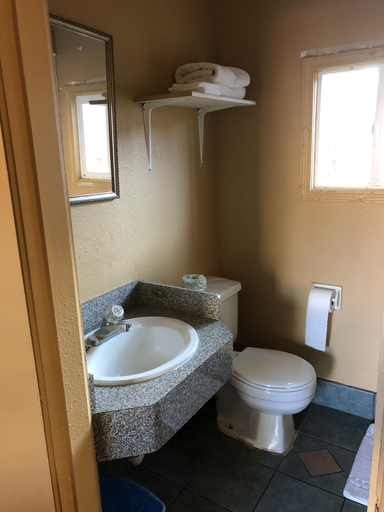 Bathroom 3, Capri Motel, Alameda