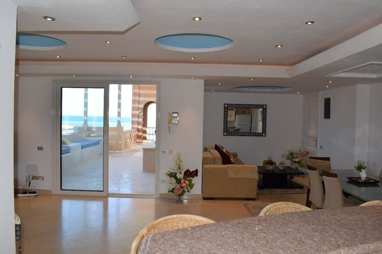 Others 5, Amazing Penthouse with Sea and Roof Pool, Al-Ghurdaqah 2