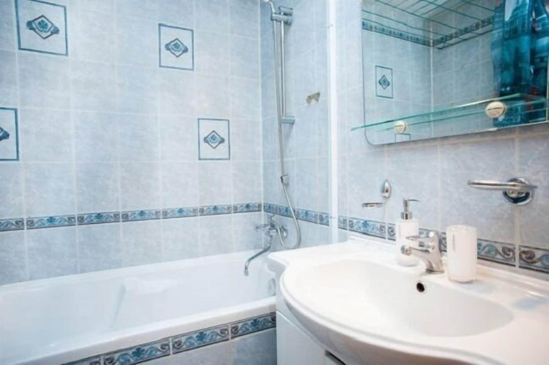 Bathroom 4, InnDays Belyaevo 24, South-Western