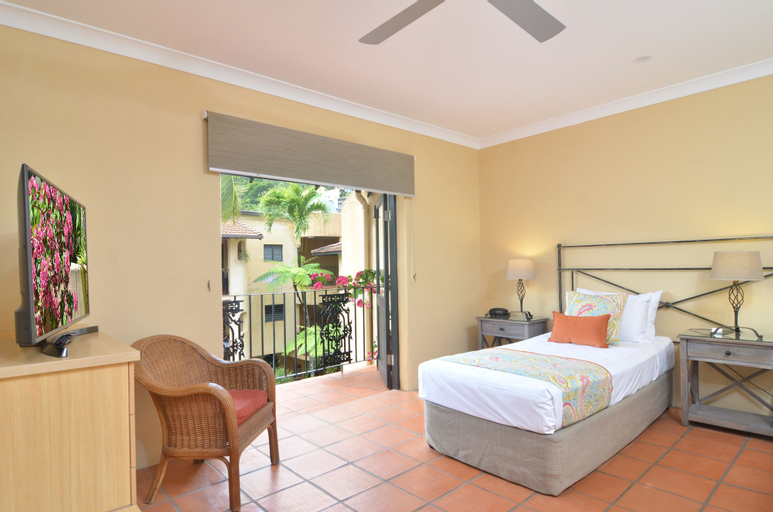 Bedroom 3, Villa San Michele, Douglas