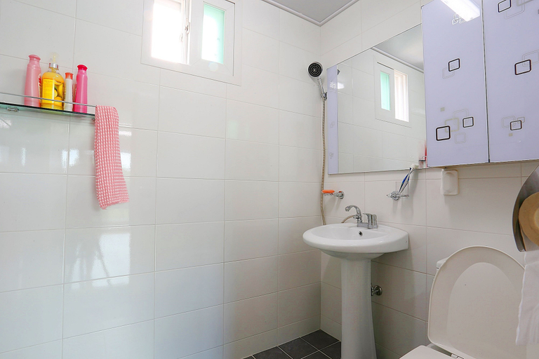 Bathroom, Sangchune, Seogwipo