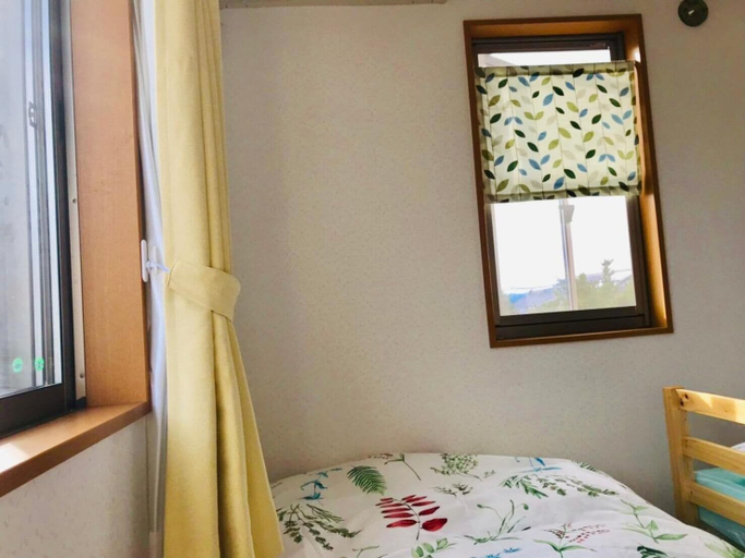 Bedroom 2, Yamanobenomichi teku teku, Tenri