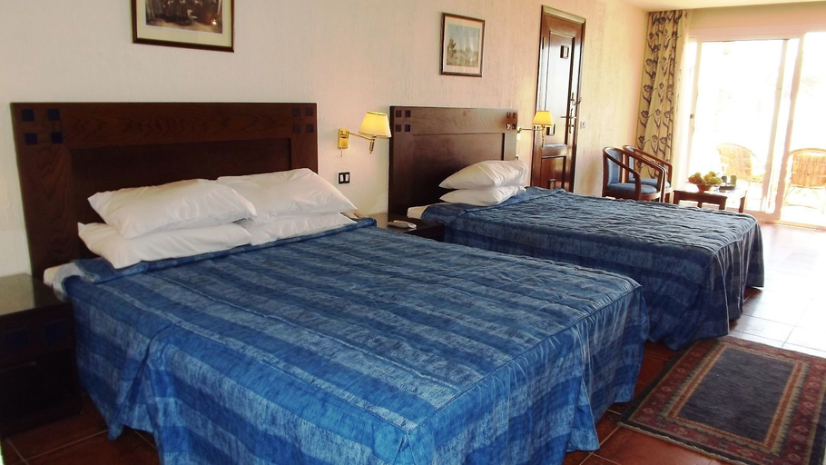 Bedroom 3, Dome Marina Hotel & Resort, 'Ataqah