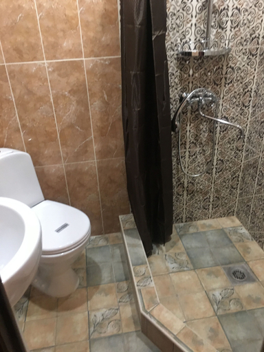 Bathroom 3, Versal Hotel, Karachayevskiy rayon