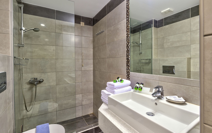Bathroom 3, Sea Side Apartments, Crete