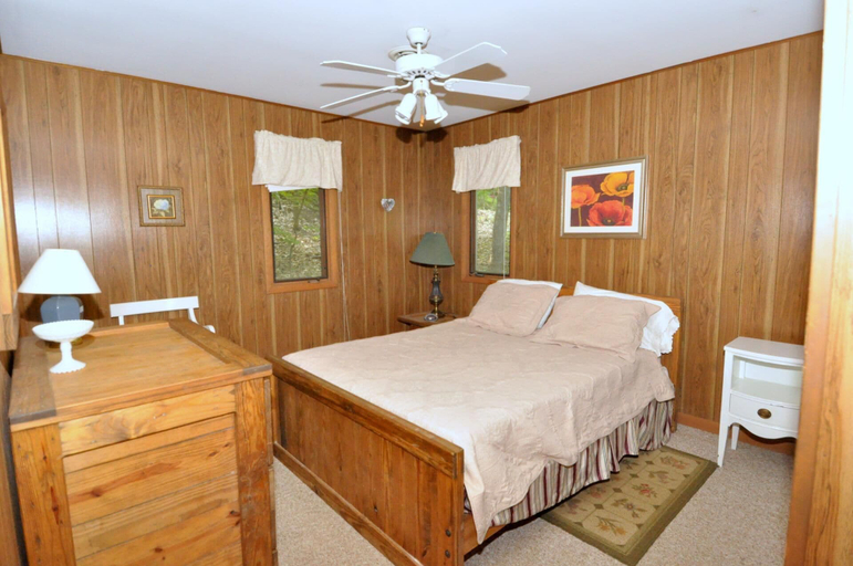 Bedroom 3, Brigadoon - 5 Bedroom Retreat, Morgan
