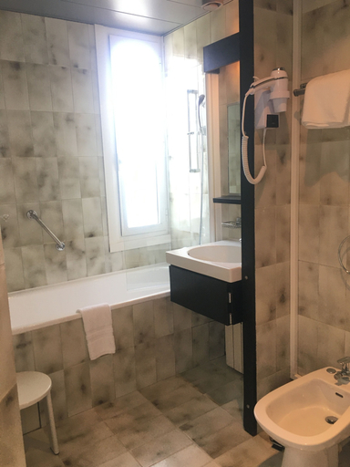 Bathroom 5, Hôtel des Mimosas, Alpes-Maritimes