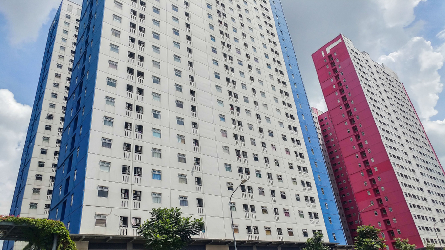 Exterior & Views 27