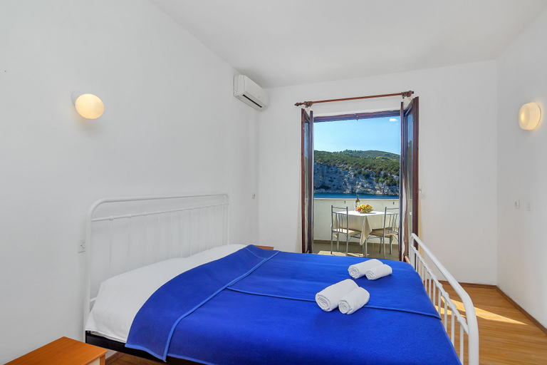 Bedroom 3, Apartments Cico, Jelsa