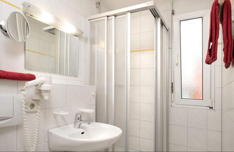 Bathroom 3, Hotel Meyerhof Lörrach, Lörrach