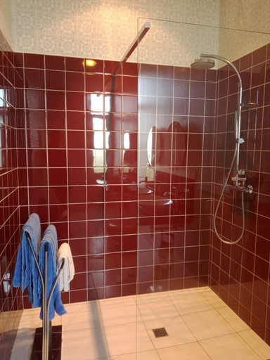 Bathroom 3, Château du Breuil, Maine-et-Loire