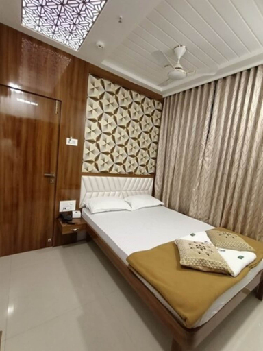 Bedroom 3, Hotel Nice Stay, Mumbai Suburban