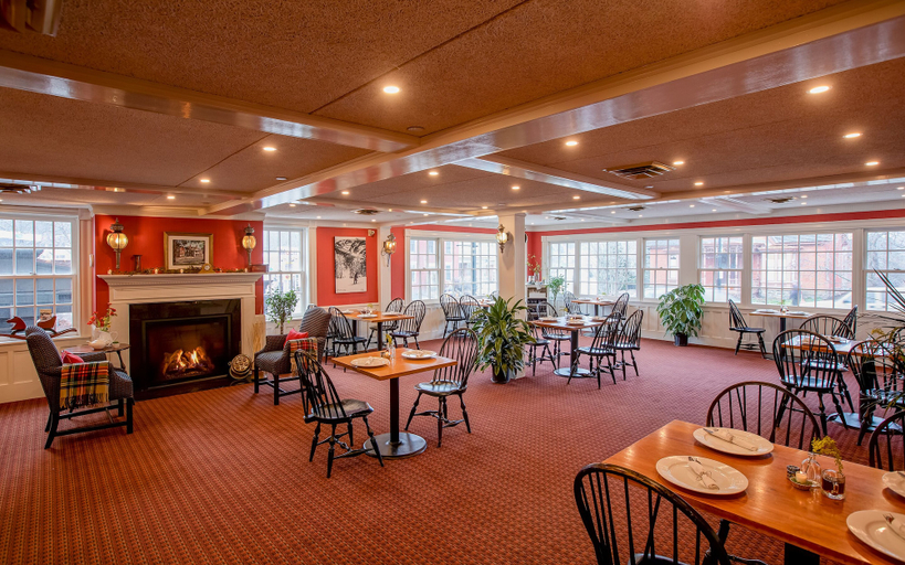 Food & Drinks 5, Green Mountain Inn, Lamoille