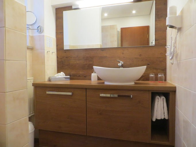 Bathroom 4, Hotel Cebulj, Unterallgäu