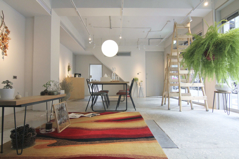 Others 5, The Door Inn, Taipei City