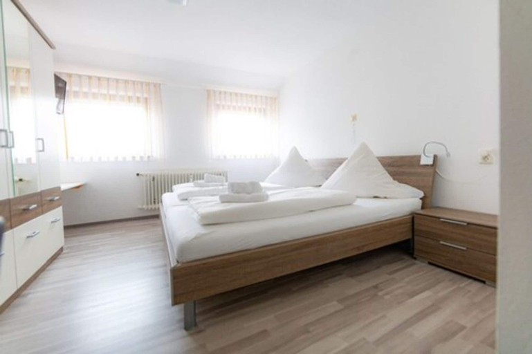Bedroom 2, Hotel Restaurant Stern, Zollernalbkreis