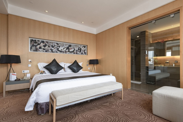 Bedroom 2, Luoyang Christian's Hotel, Luoyang