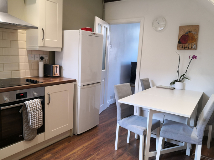 Others 4, Modern 3 bedrooms house with 6 guests, Sheffield