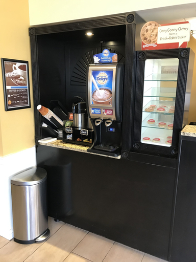 Food & Drinks 5, Asbury Inn & Suites, Jessamine