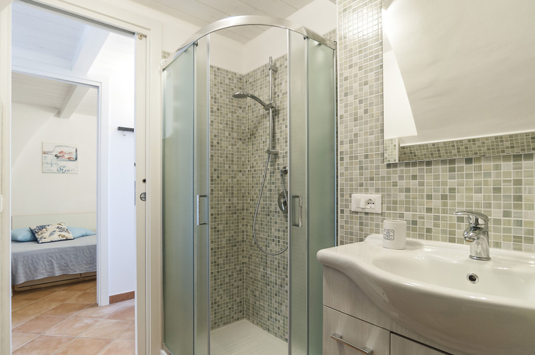 Bathroom 4, Casa Vacanza Madonnella 10, Latina
