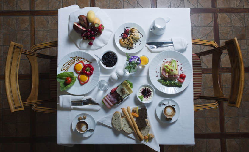 Food & Drinks 5, Nane Hotel