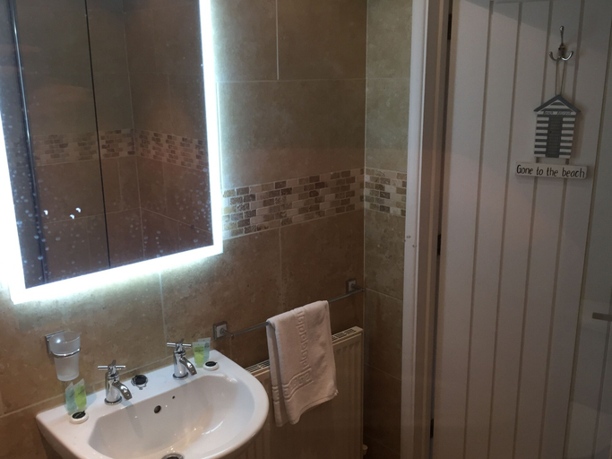 Bathroom 4, The Waterfront Inn, Devon