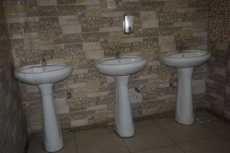 Bathroom 3, Kim's Dishes Hotel, Narok North