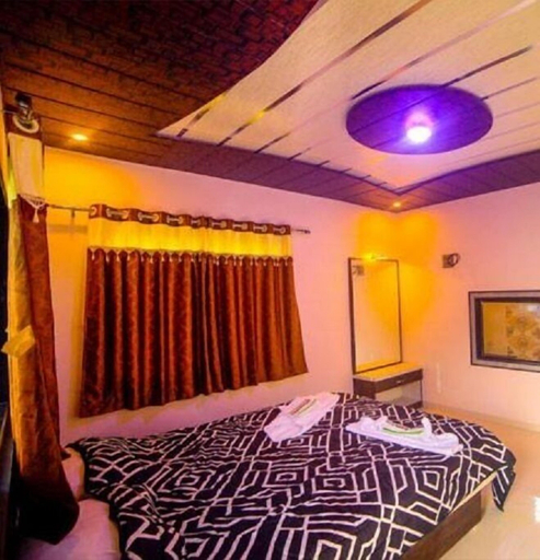 Bedroom 2, Peacock's Crest Resort, Satara