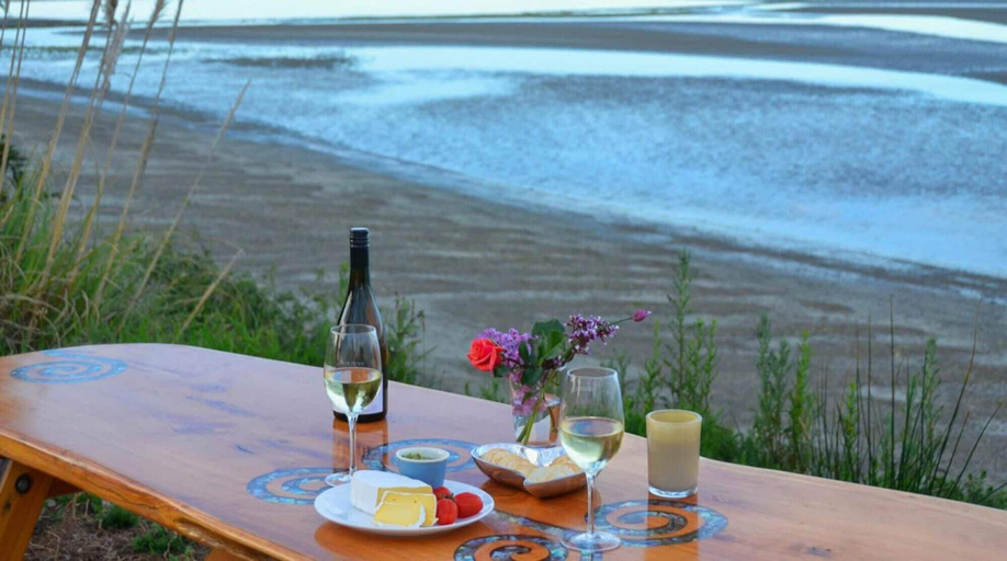 Food & Drinks, The Waters, Tasman