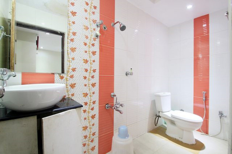 Bathroom 4, Hotel Kosala, Krishna