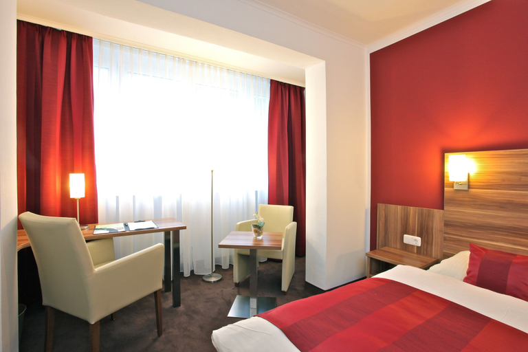 Bedroom 3, Waldhotel Bad Soden, Main-Taunus-Kreis