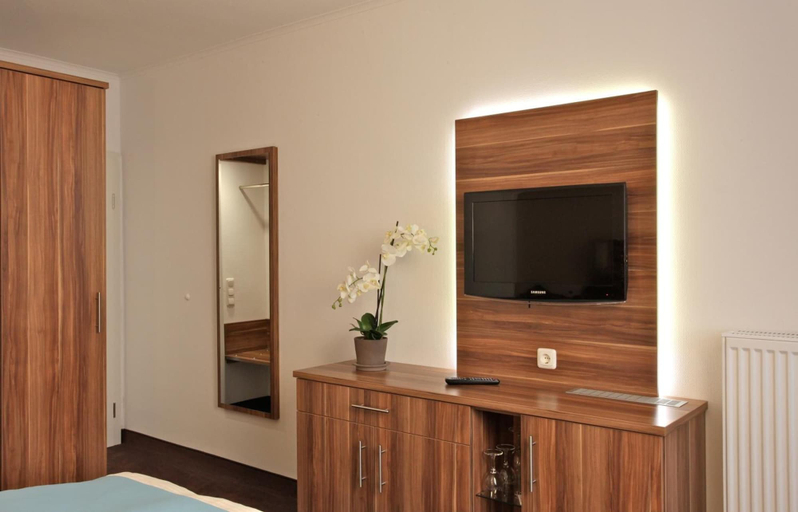 Bedroom 3, Waldhotel Bad Soden, Main-Taunus-Kreis