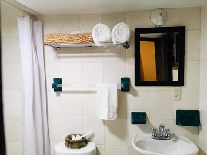 Bathroom 5, Hotel Ocho Barrios, San Cristóbal de las Casas
