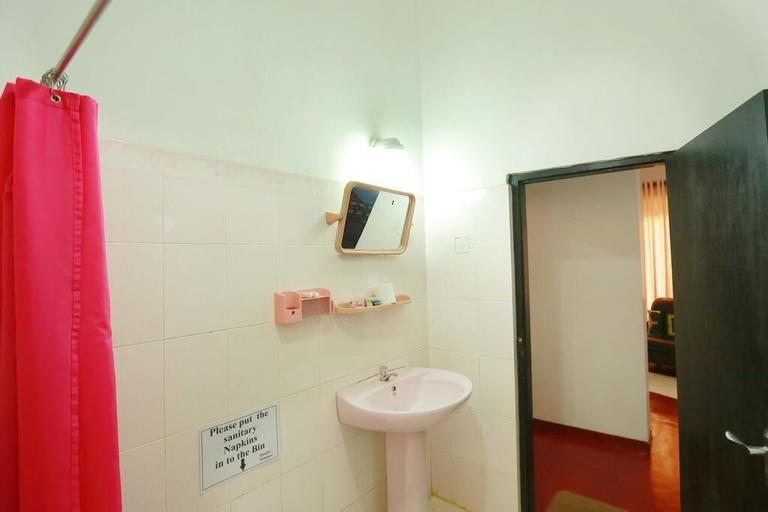 Bathroom 3, The One Apartment, Galle Four Gravets