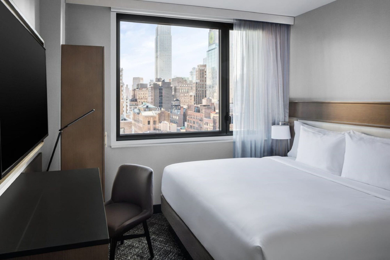 Bedroom 5, Doubletree by Hilton New York Times Square South, New York