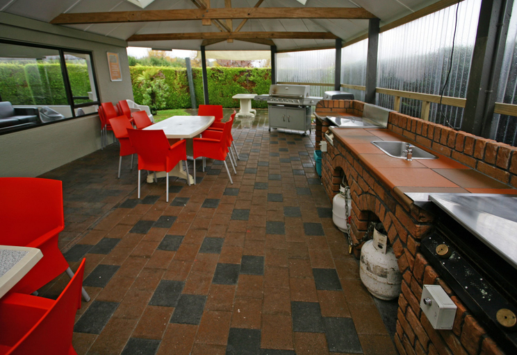 Food & Drinks 5, Taupo DeBretts Spa Resort, Taupo