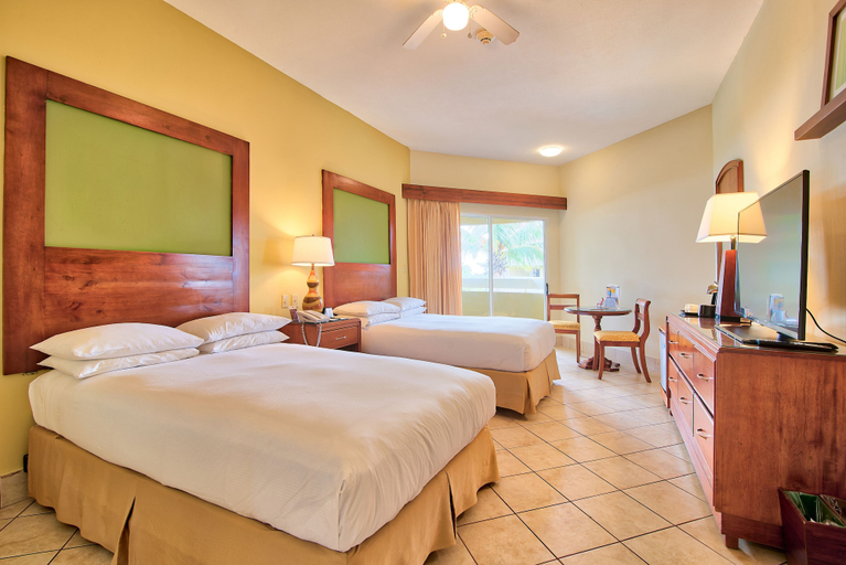 Bedroom 3, Fiesta Resort Central Pacific - All Inclusive, Esparza
