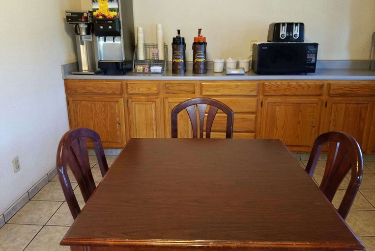 Others 4, Knights Inn Franklin, Venango