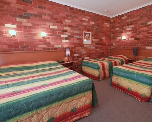 Bedroom 3, Mansfield Valley Motor Inn, Mansfield